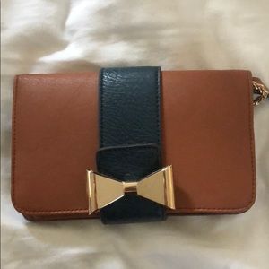 Cognac bow clutch/crossbody